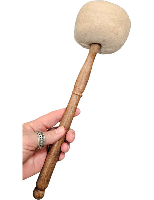 Image for klankschaal-strijkstok-witte-vilt-knots-32-cm-lang_1.jpg