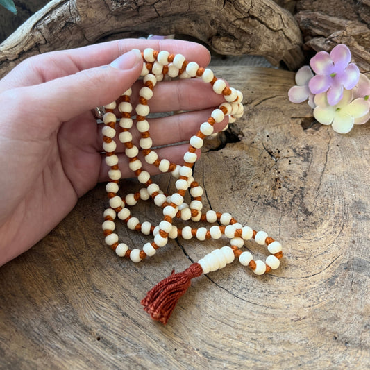 Image for mala-been-wit-oranje-knoop-50-cm_1.jpg