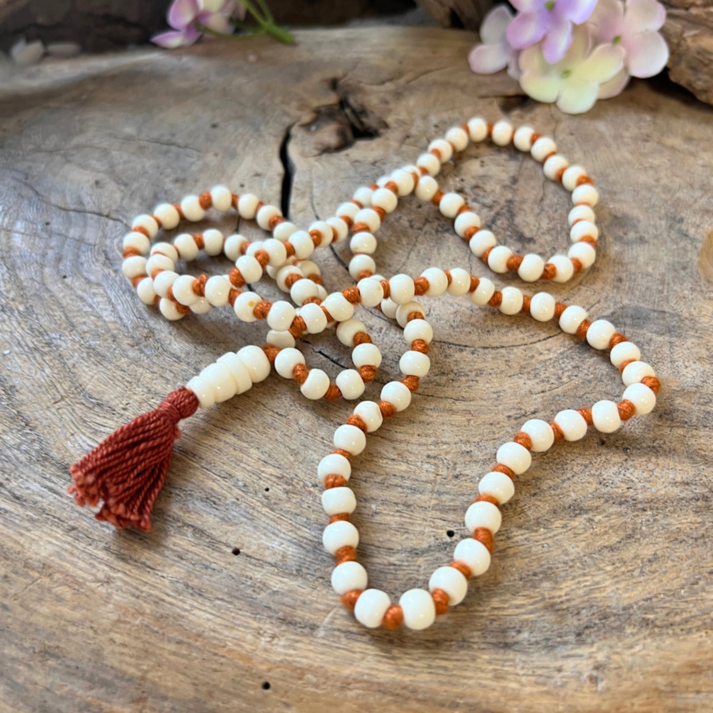 Image for mala-been-wit-oranje-knoop-50-cm_3.jpg
