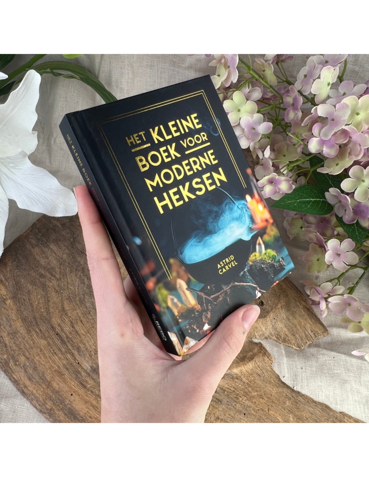 Image for boek-moderne-heks-het-kleine-boek_3.jpg