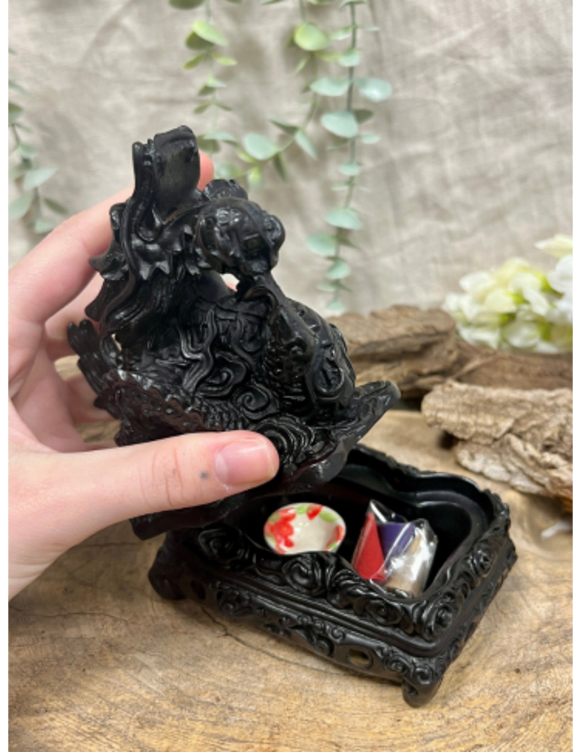 Image for kegel-wierook-brander-draak-zwart-met-schaaltje-en-kegeltjes_1.jpg