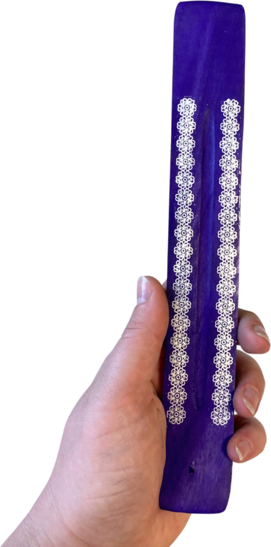 Image for plankje-hout-bloemetjes-paars-wierook-houder_2.jpg