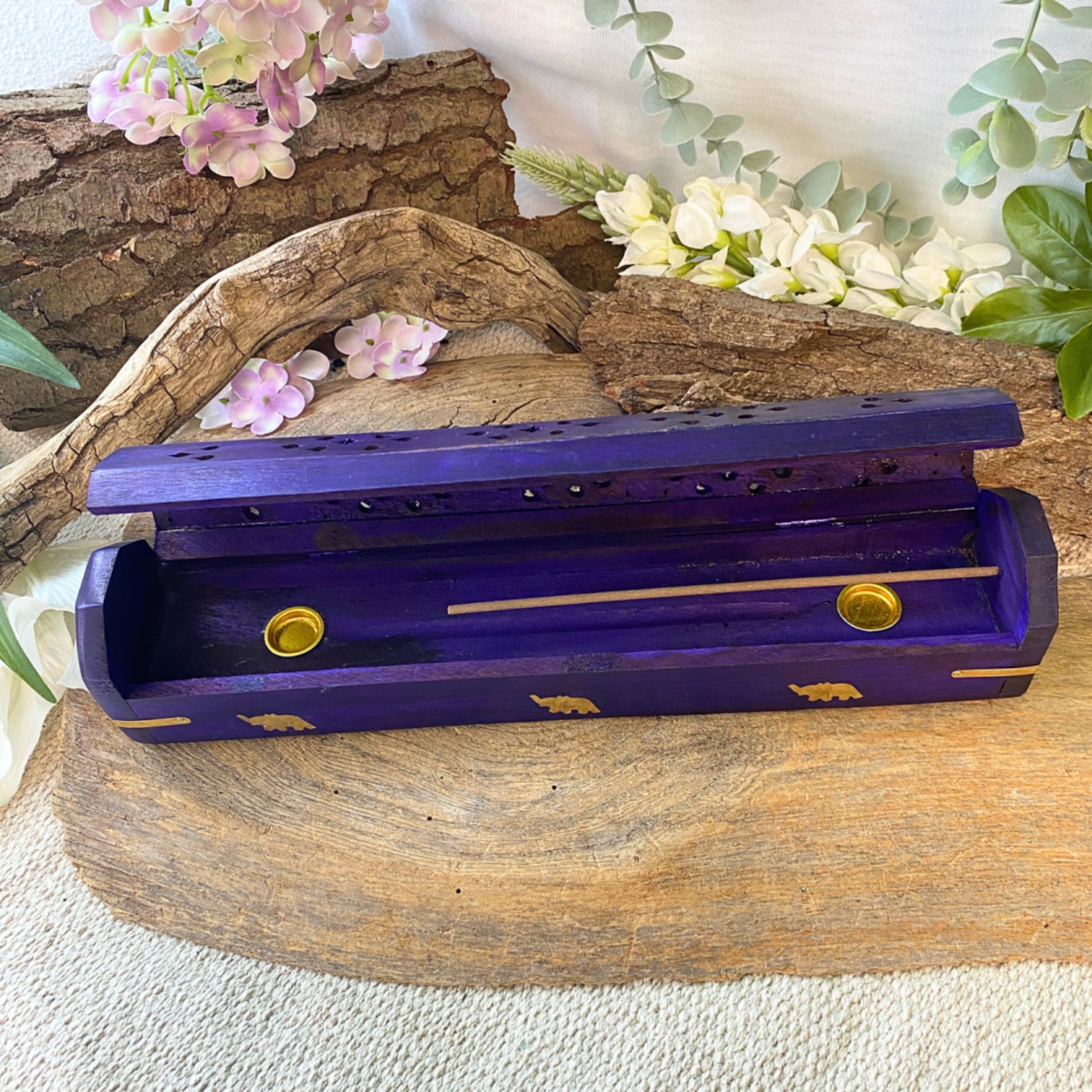 Image for wierook-brander-met-olifantjes-paars-wierook-houder_3.jpg